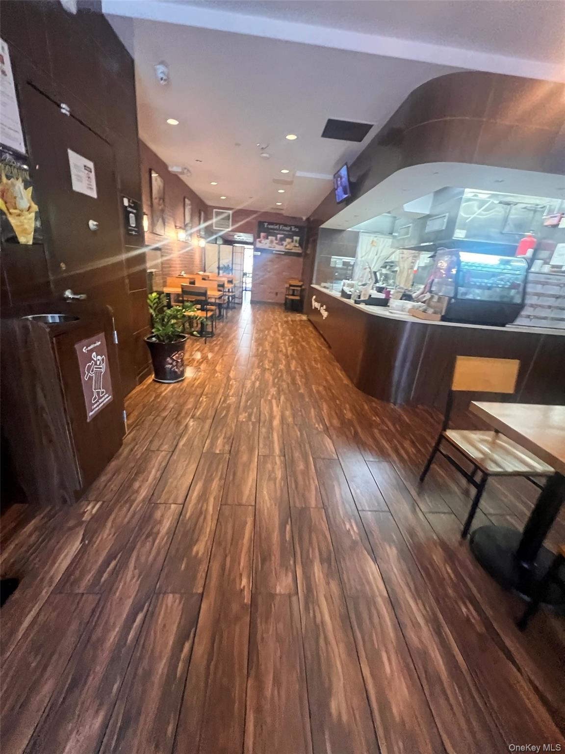 71 Middle Neck Road, Great Neck, NY 11021