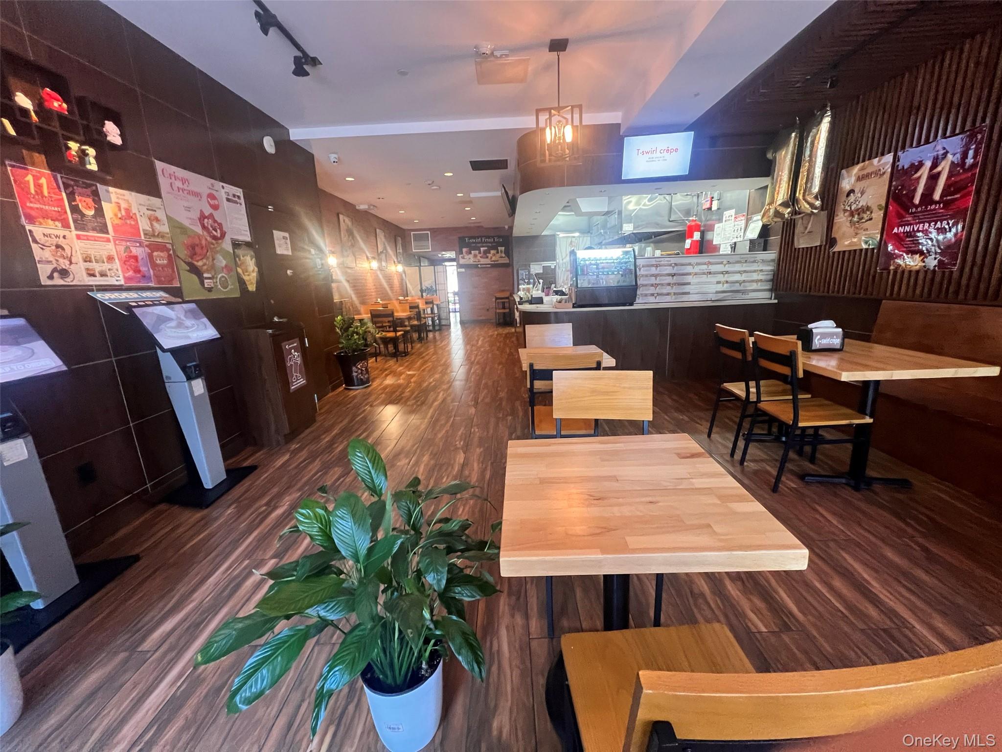 71 Middle Neck Road, Great Neck, NY 11021