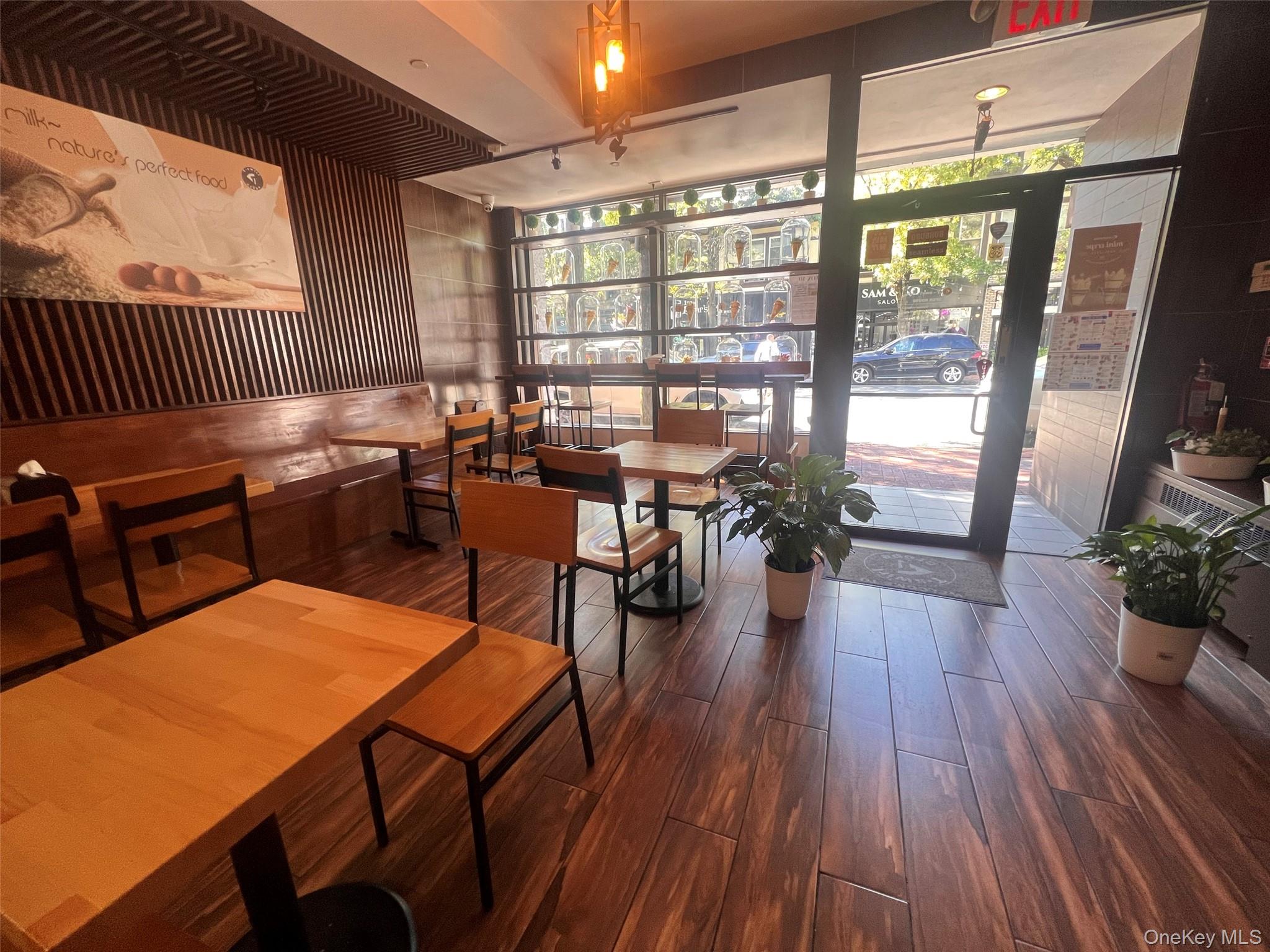 71 Middle Neck Road, Great Neck, NY 11021