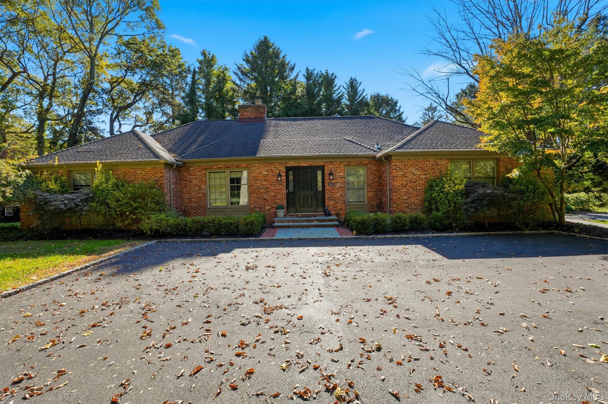 1120 Cove Edge Road, Syosset, NY 11791