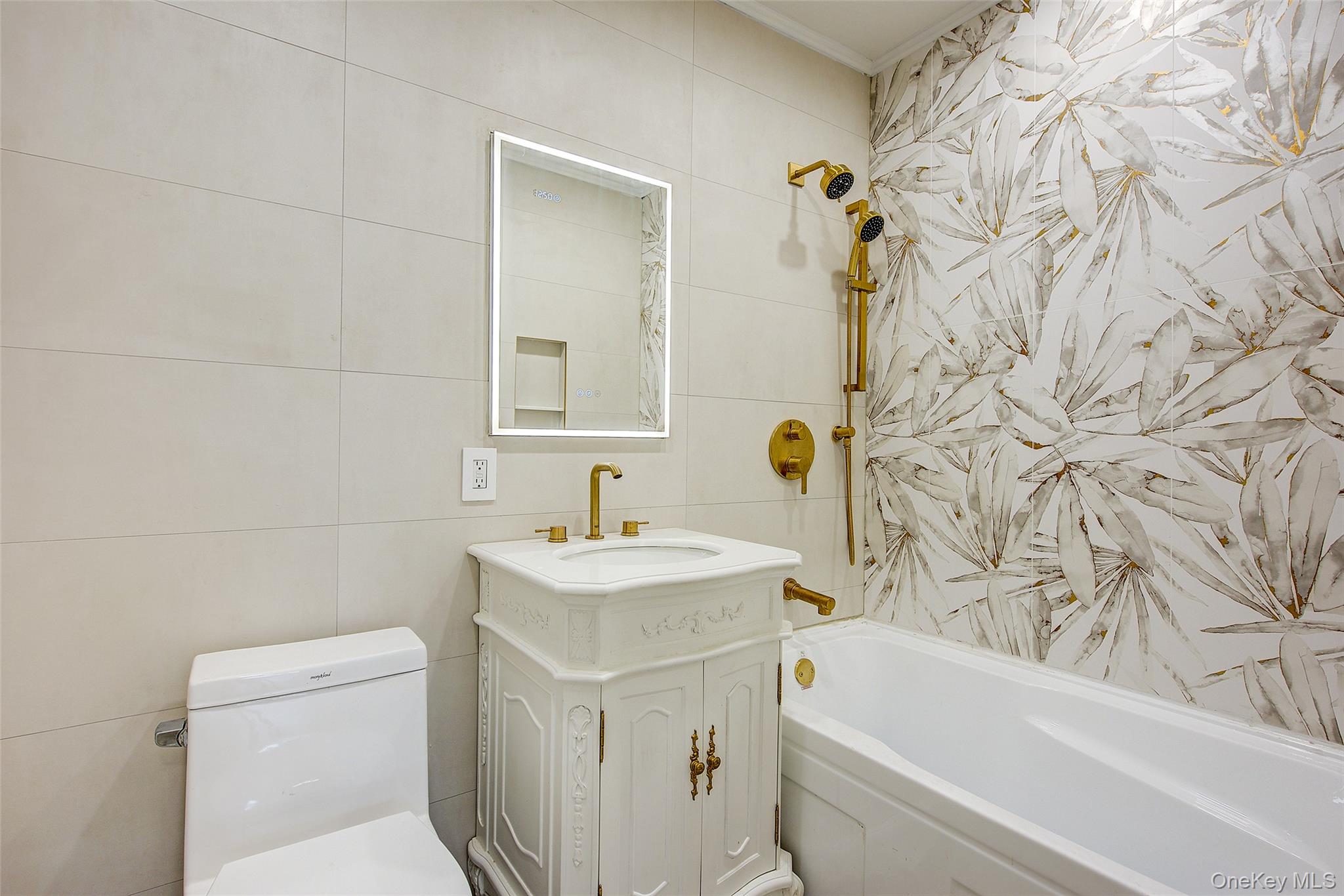 100-25 Queens Boulevard # 2R, Forest Hills, NY 11375