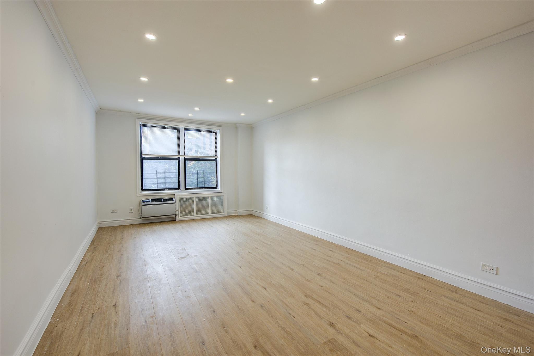 100-25 Queens Boulevard # 2R, Forest Hills, NY 11375