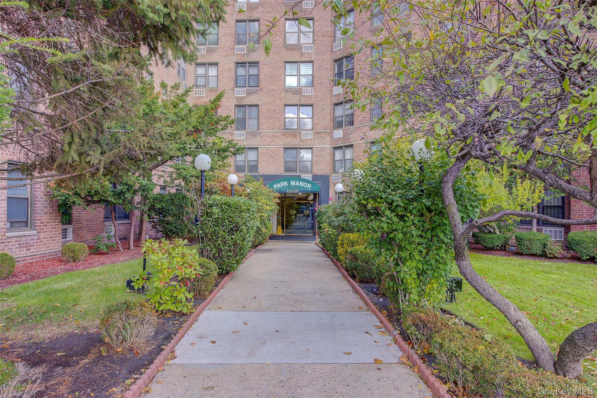 100-25 Queens Boulevard # 2R, Forest Hills, NY 11375