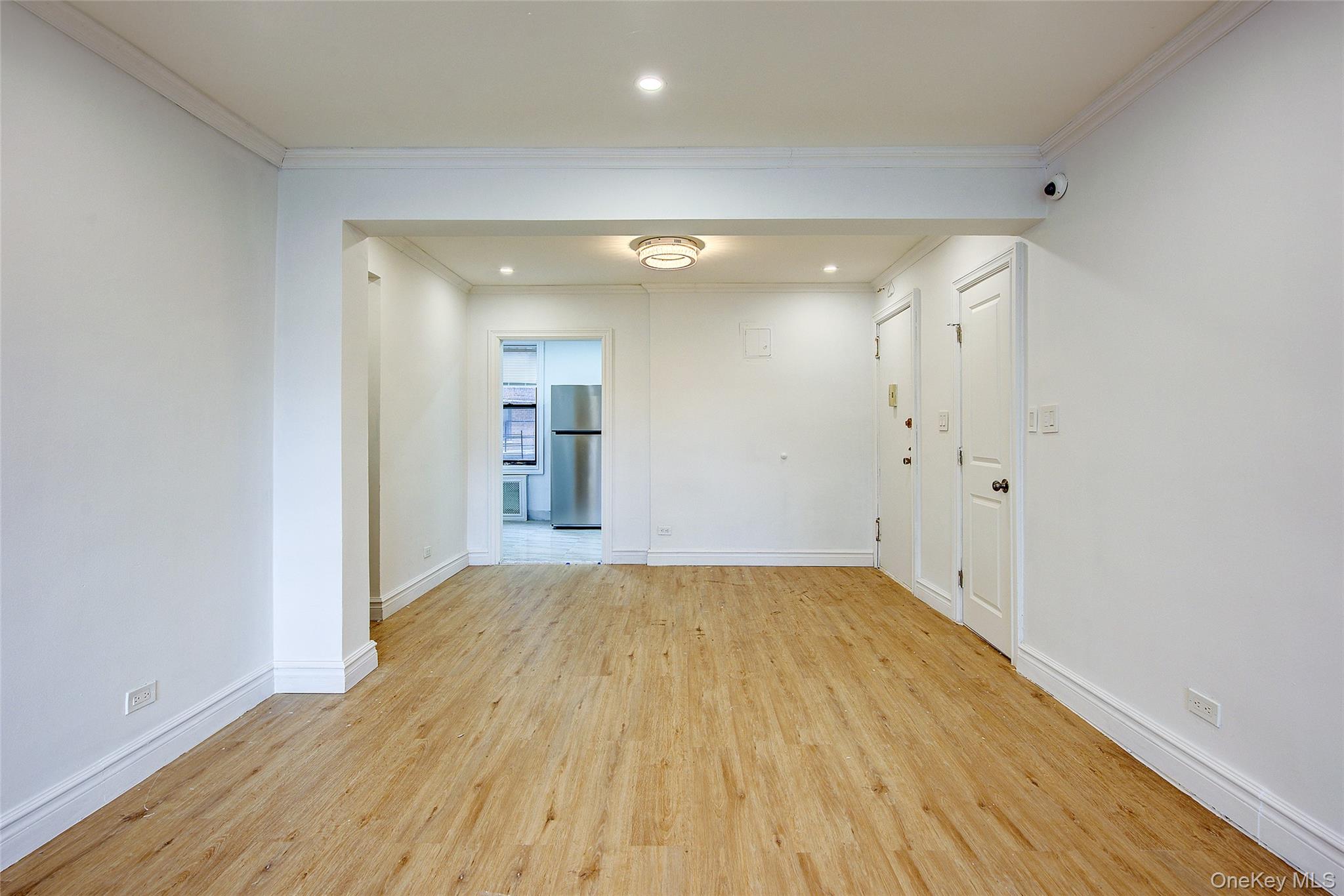 100-25 Queens Boulevard # 2R, Forest Hills, NY 11375