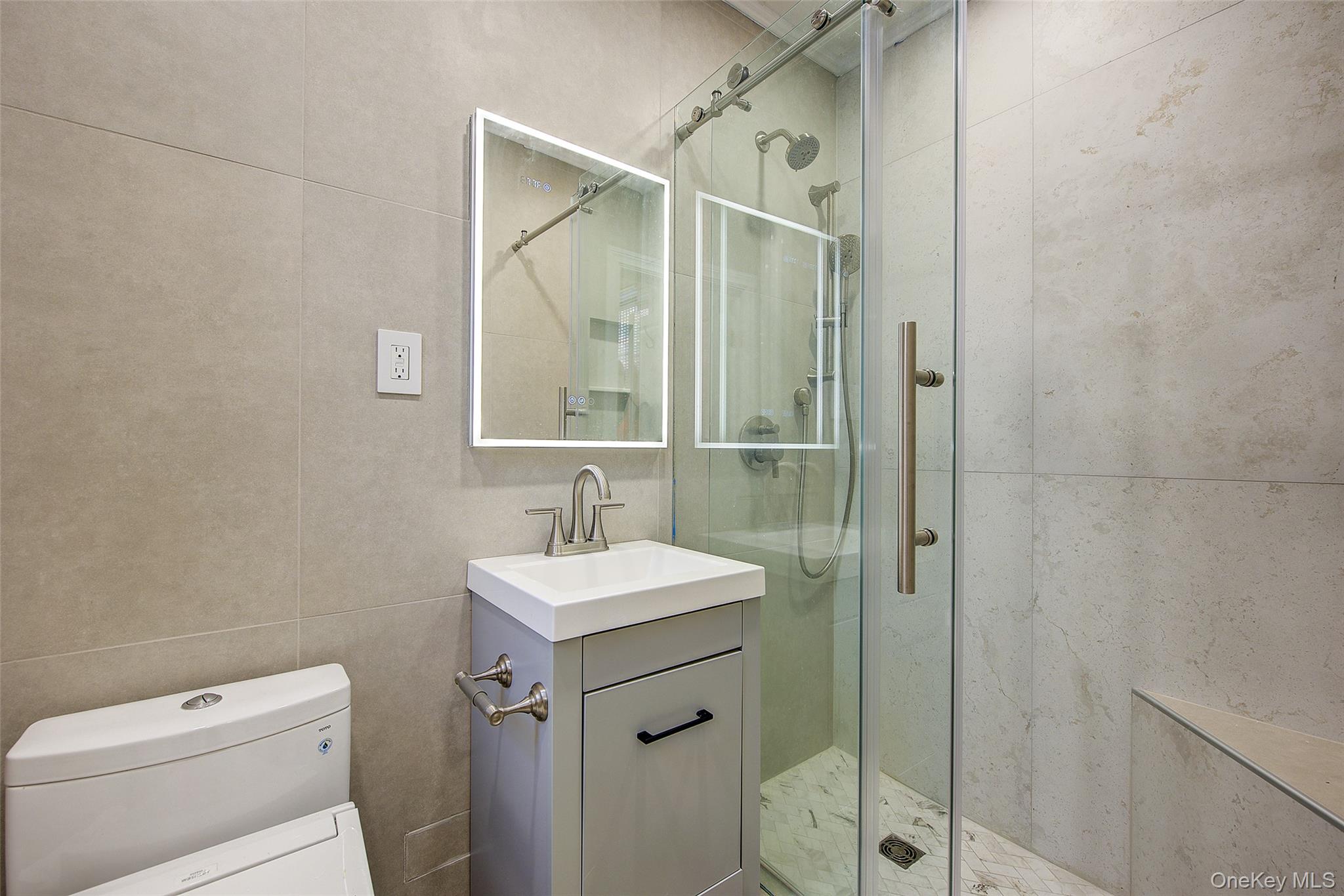 100-25 Queens Boulevard # 2R, Forest Hills, NY 11375