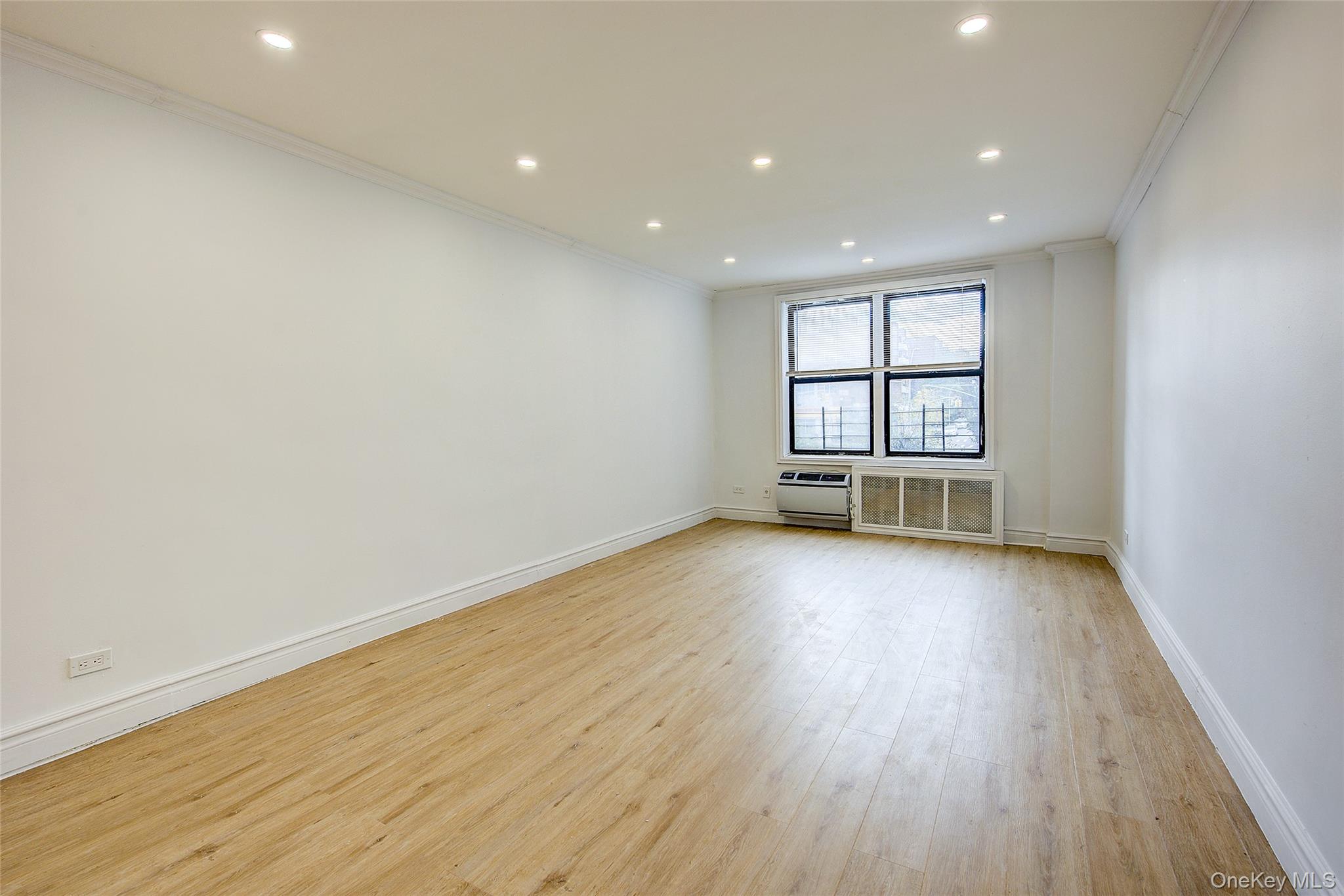 100-25 Queens Boulevard # 2R, Forest Hills, NY 11375