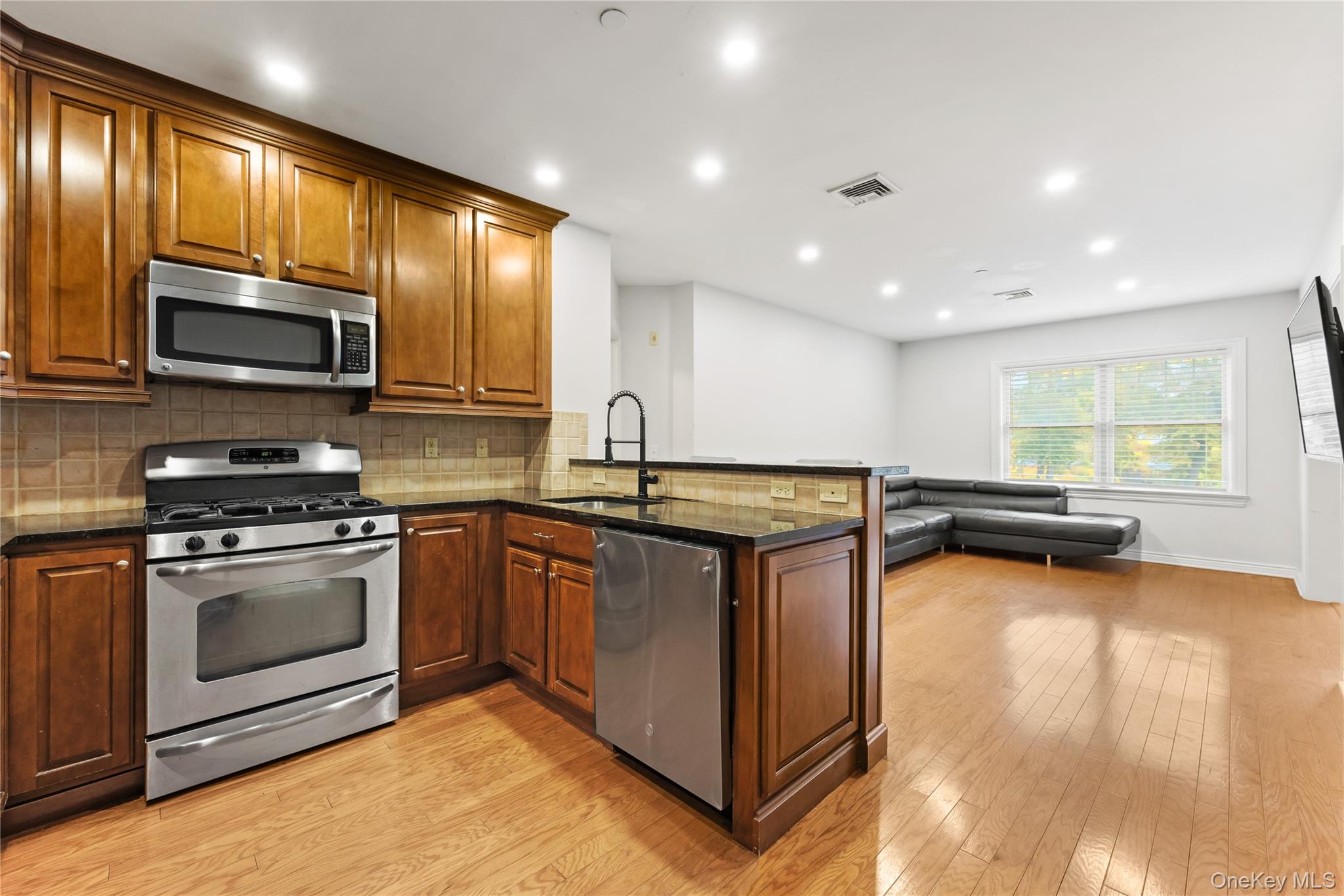 101 Sheldrake Place # 14, Mamaroneck, NY 10543