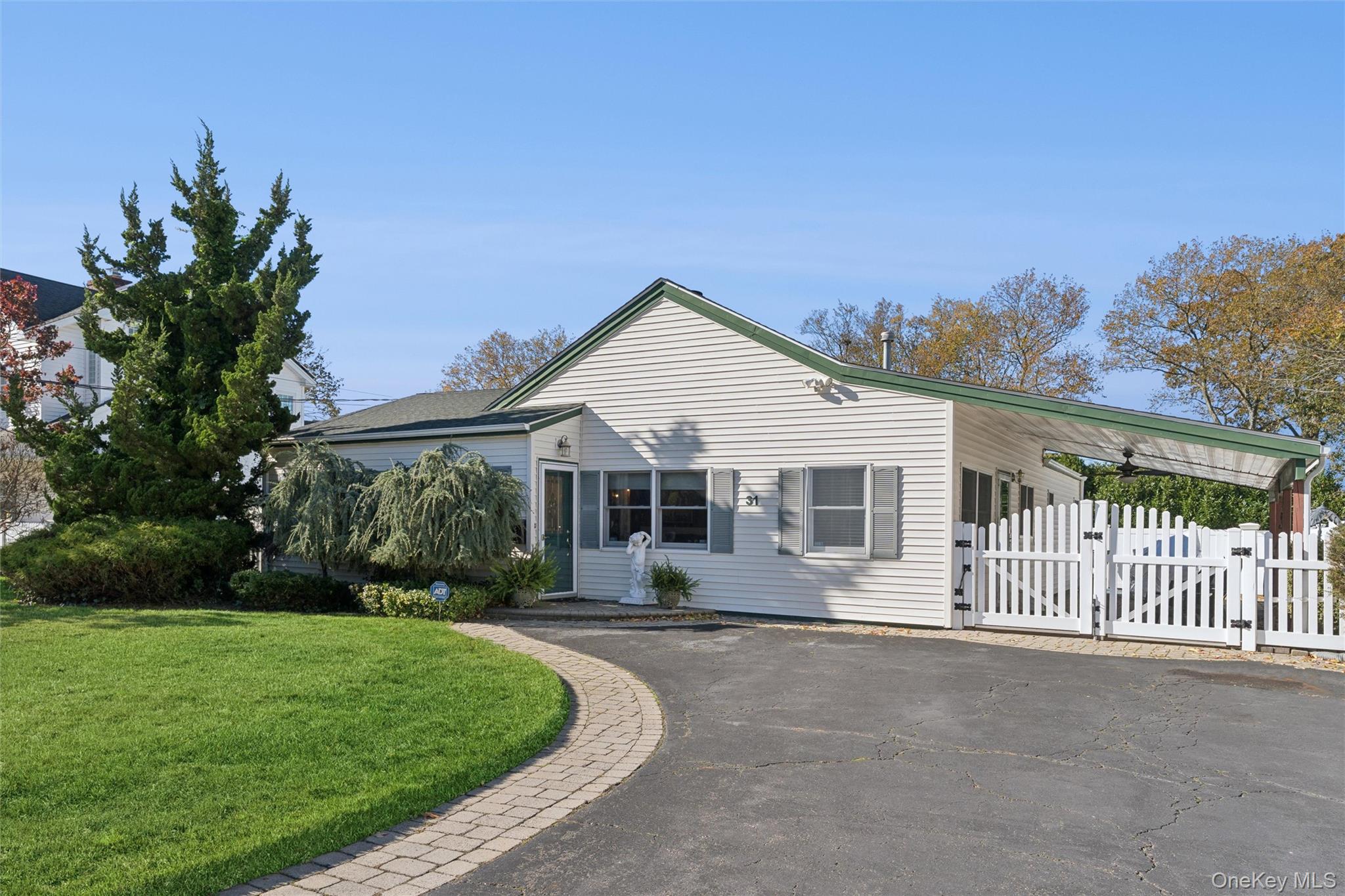 31 Grand Central Avenue, Amityville, NY 11701