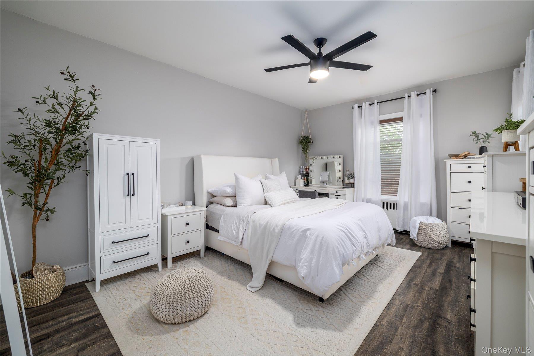 261 Central Avenue # E4, Lawrence, NY 11559