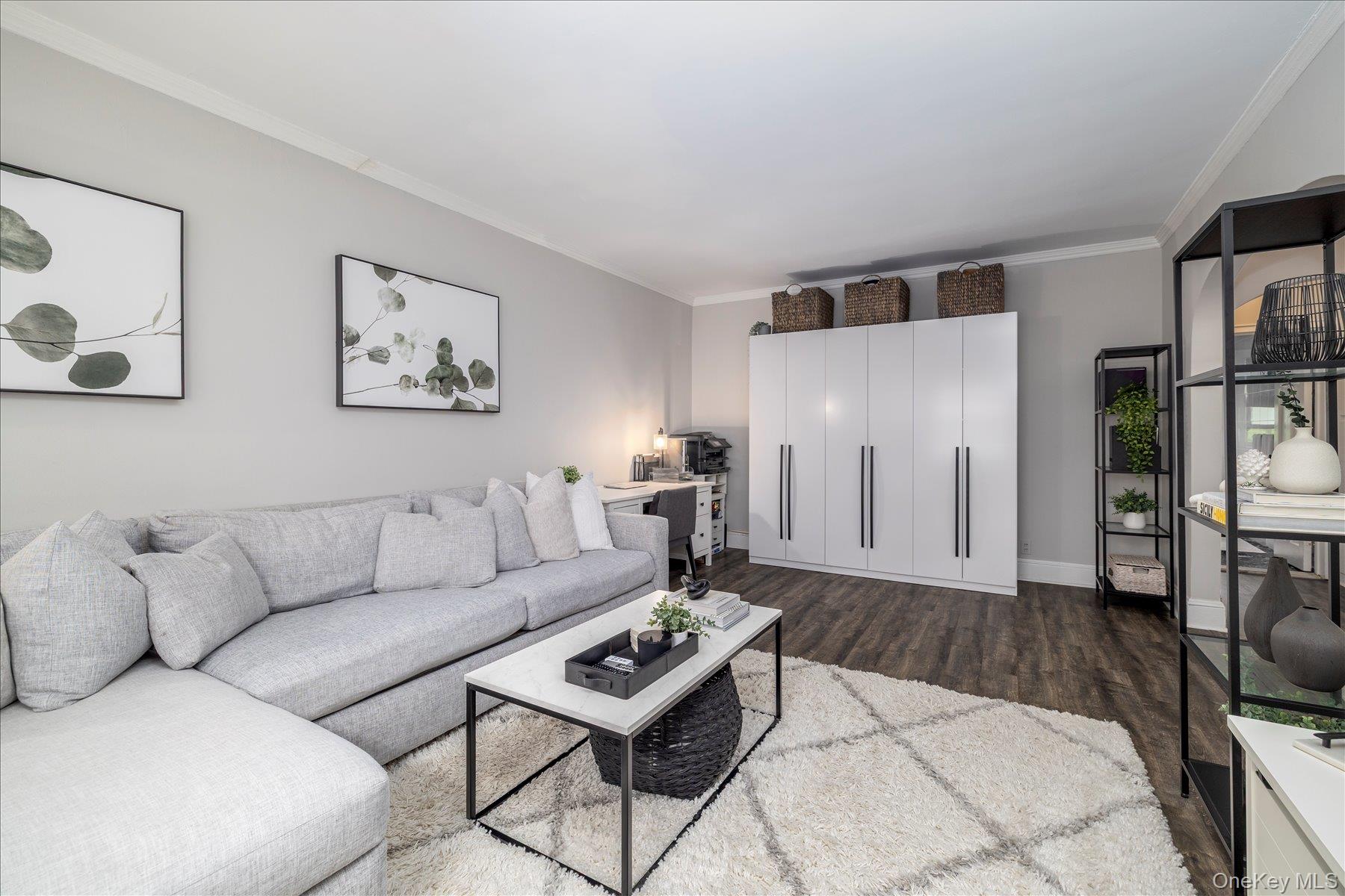 261 Central Avenue # E4, Lawrence, NY 11559