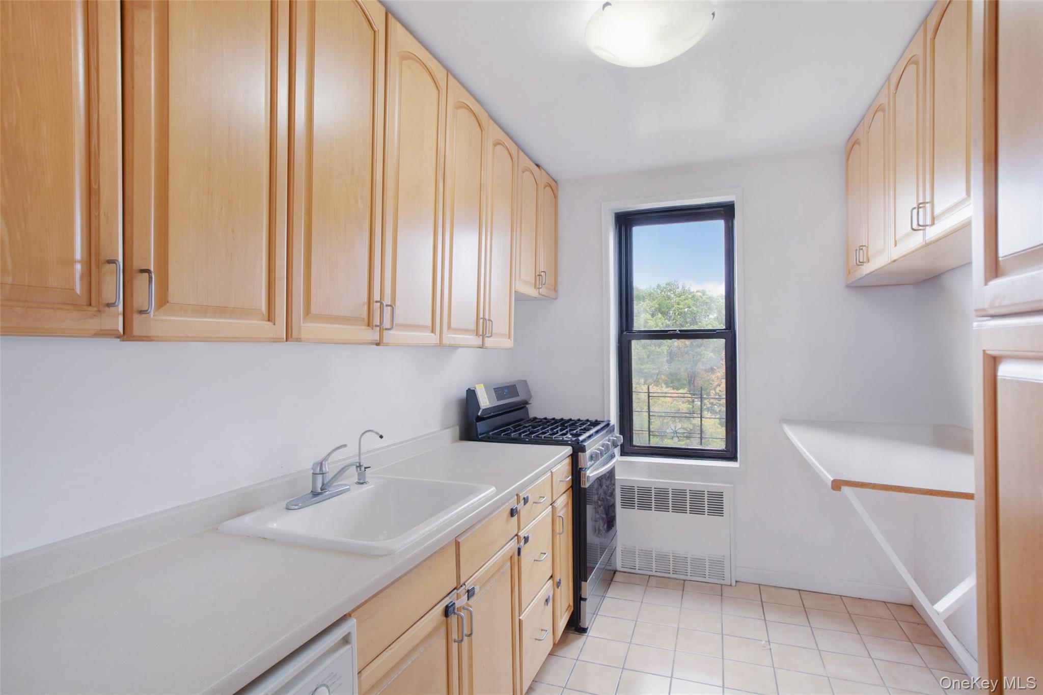 224-24 Union Turnpike # 6G, Oakland Gardens, NY 11364