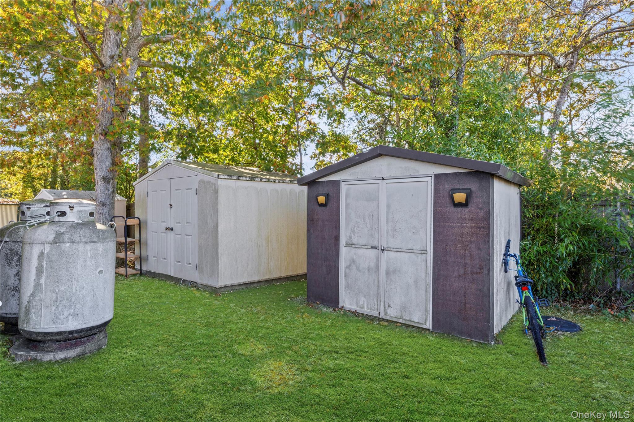 40 Buttercup Dr, Bohemia, NY 11716