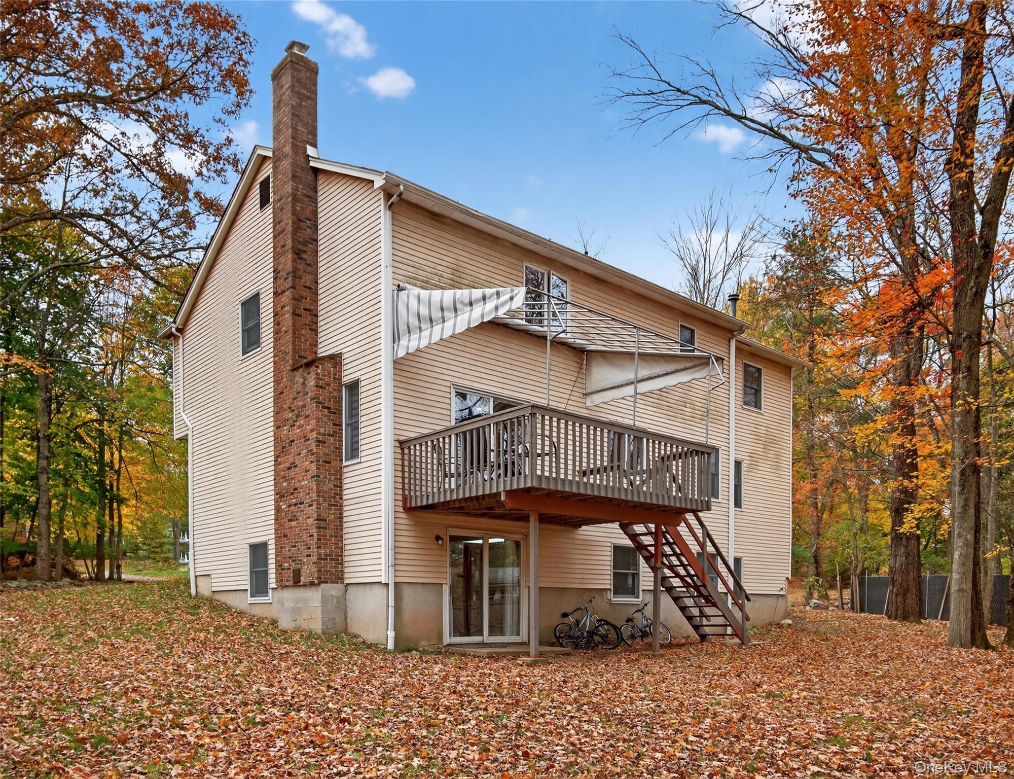 19 Paul Court, Pearl River, NY 10965