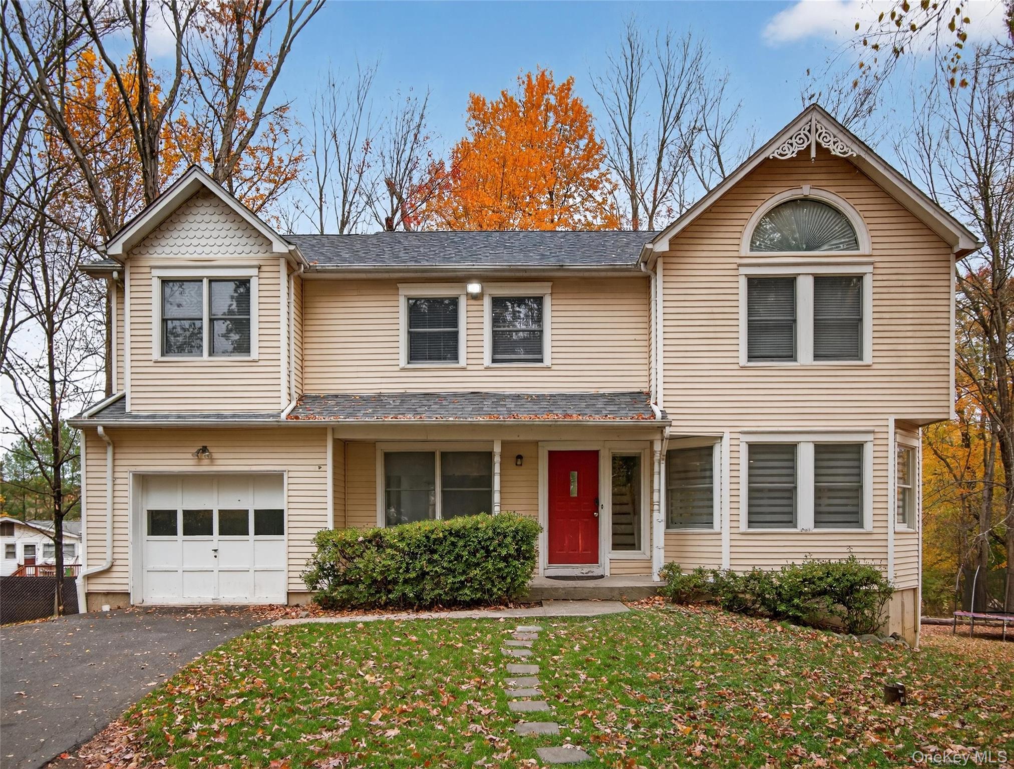 19 Paul Court, Pearl River, NY 10965