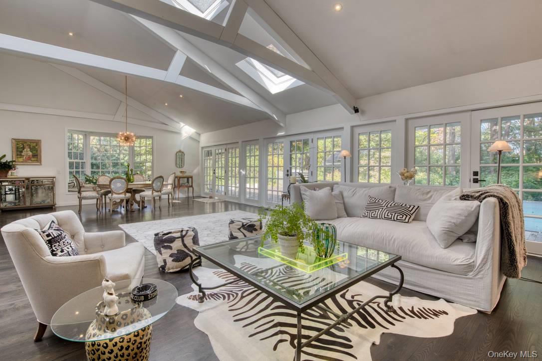 1 Wagon Lane, East Hampton, NY 11937