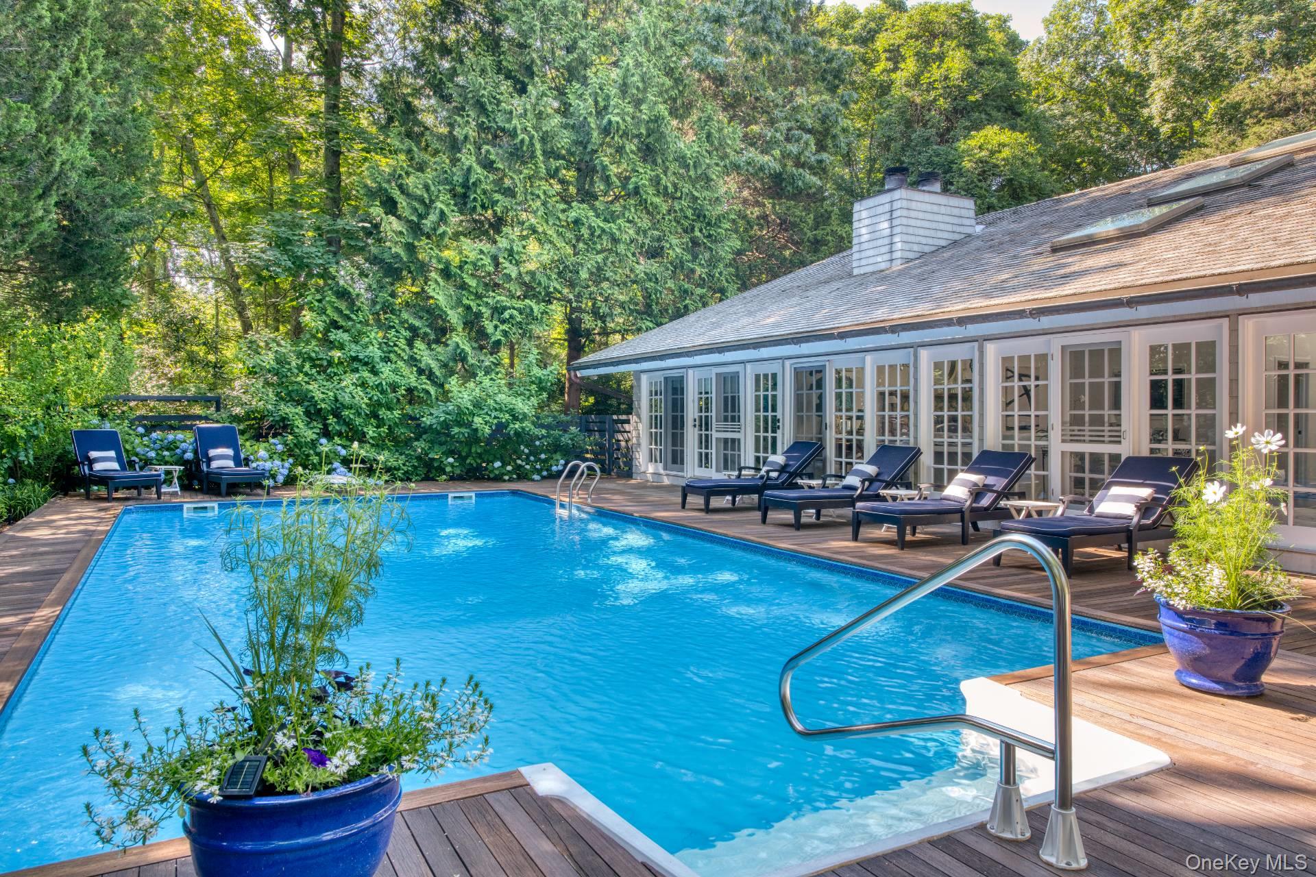 1 Wagon Lane, East Hampton, NY 11937