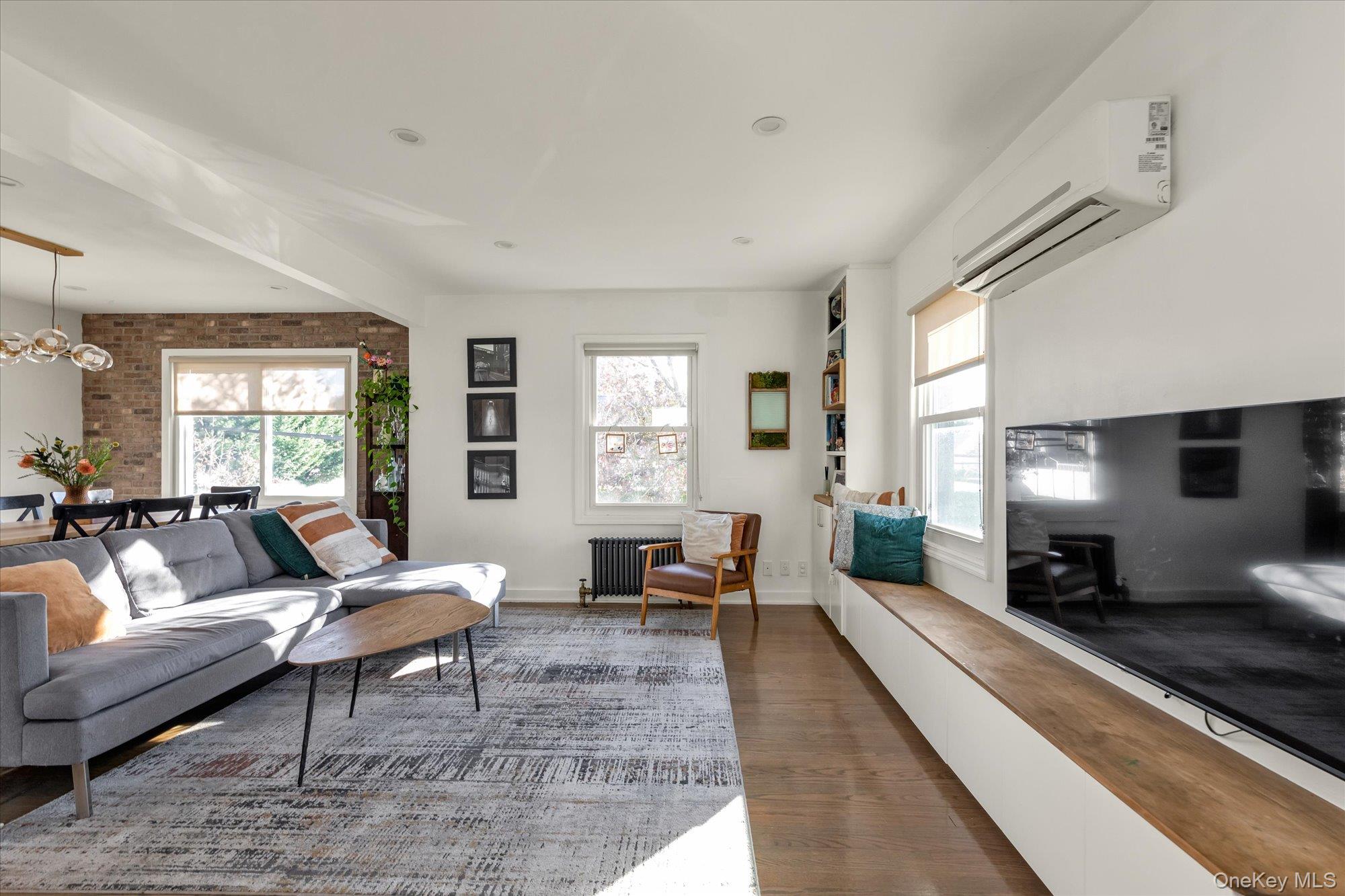 13 Gotham Street, Valley Stream, NY 11581