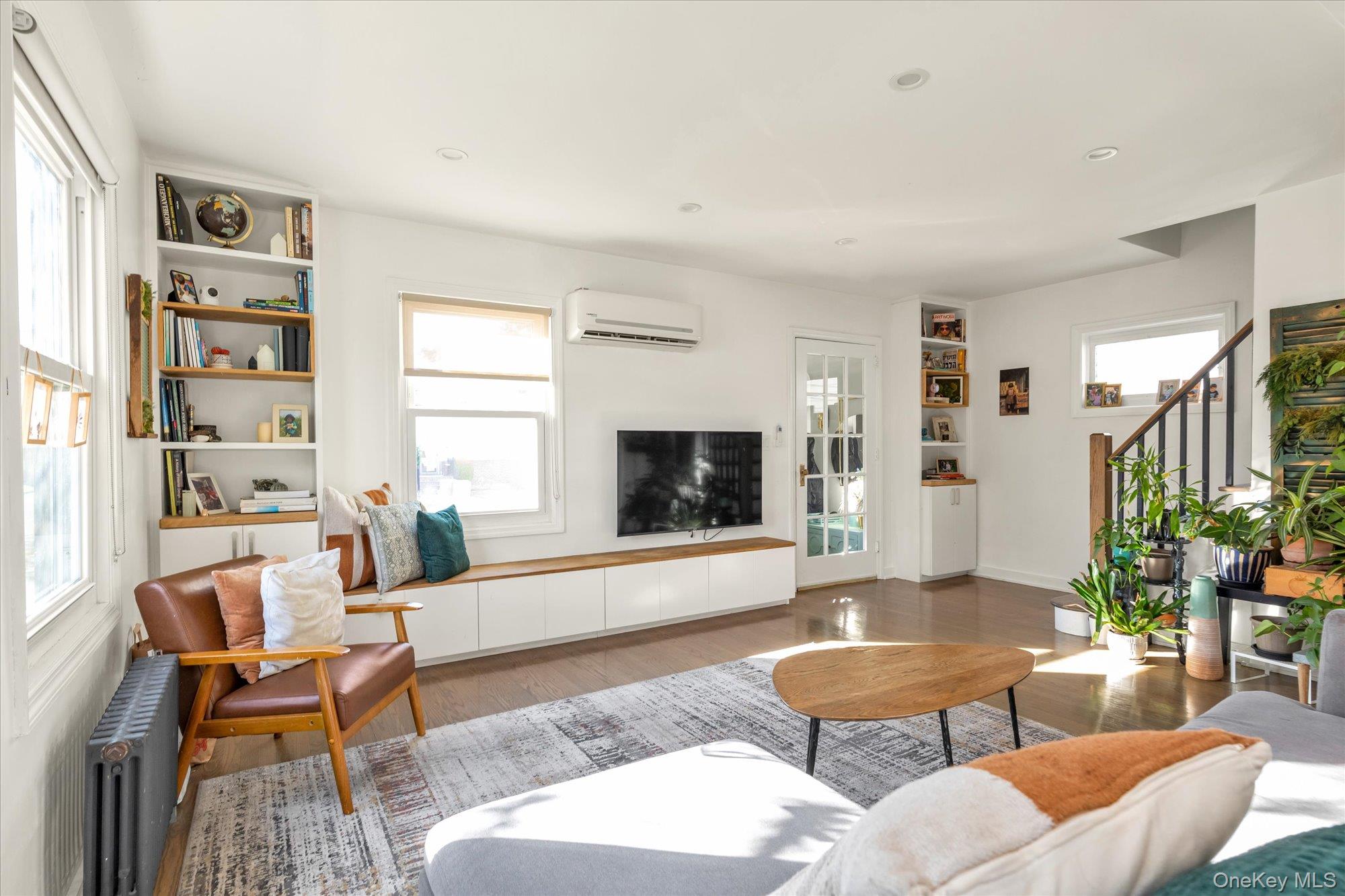 13 Gotham Street, Valley Stream, NY 11581