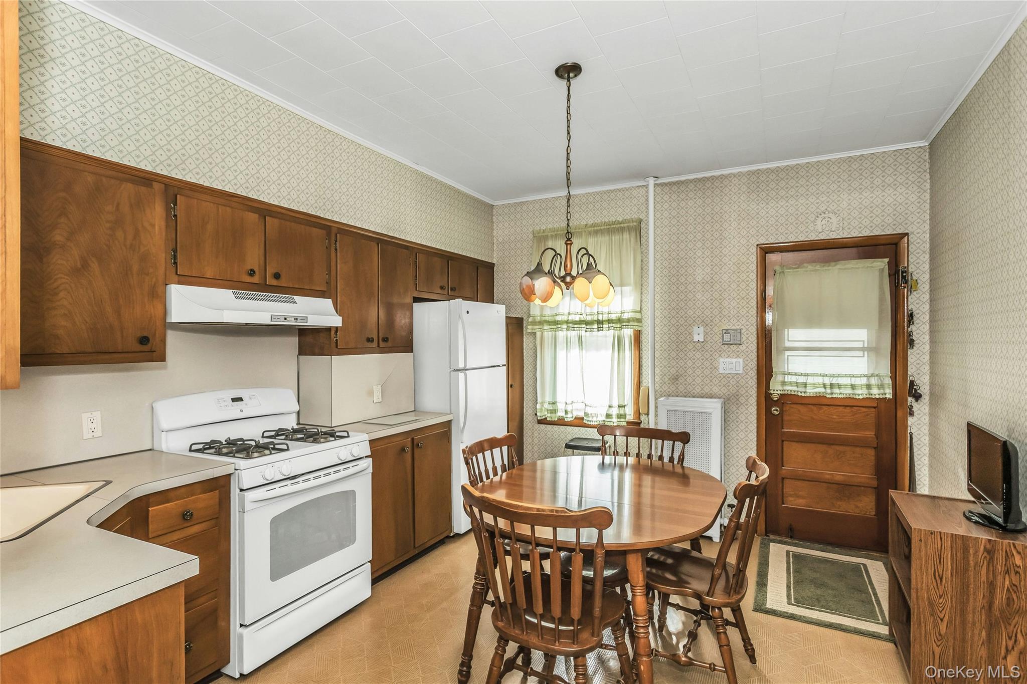 61-22 56th Drive, Maspeth, NY 11378