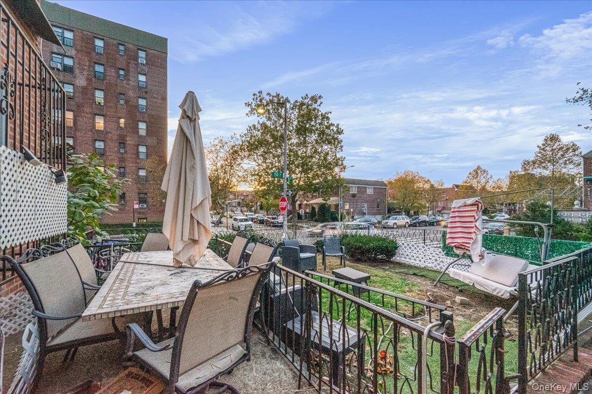 150-02 78th Road, Flushing, NY 11367