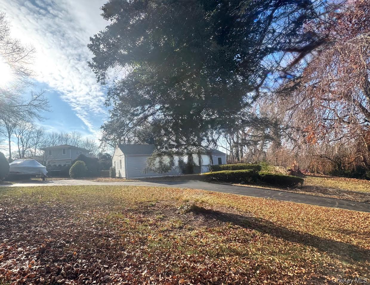 23 Gay Drive, Great Neck, NY 11024