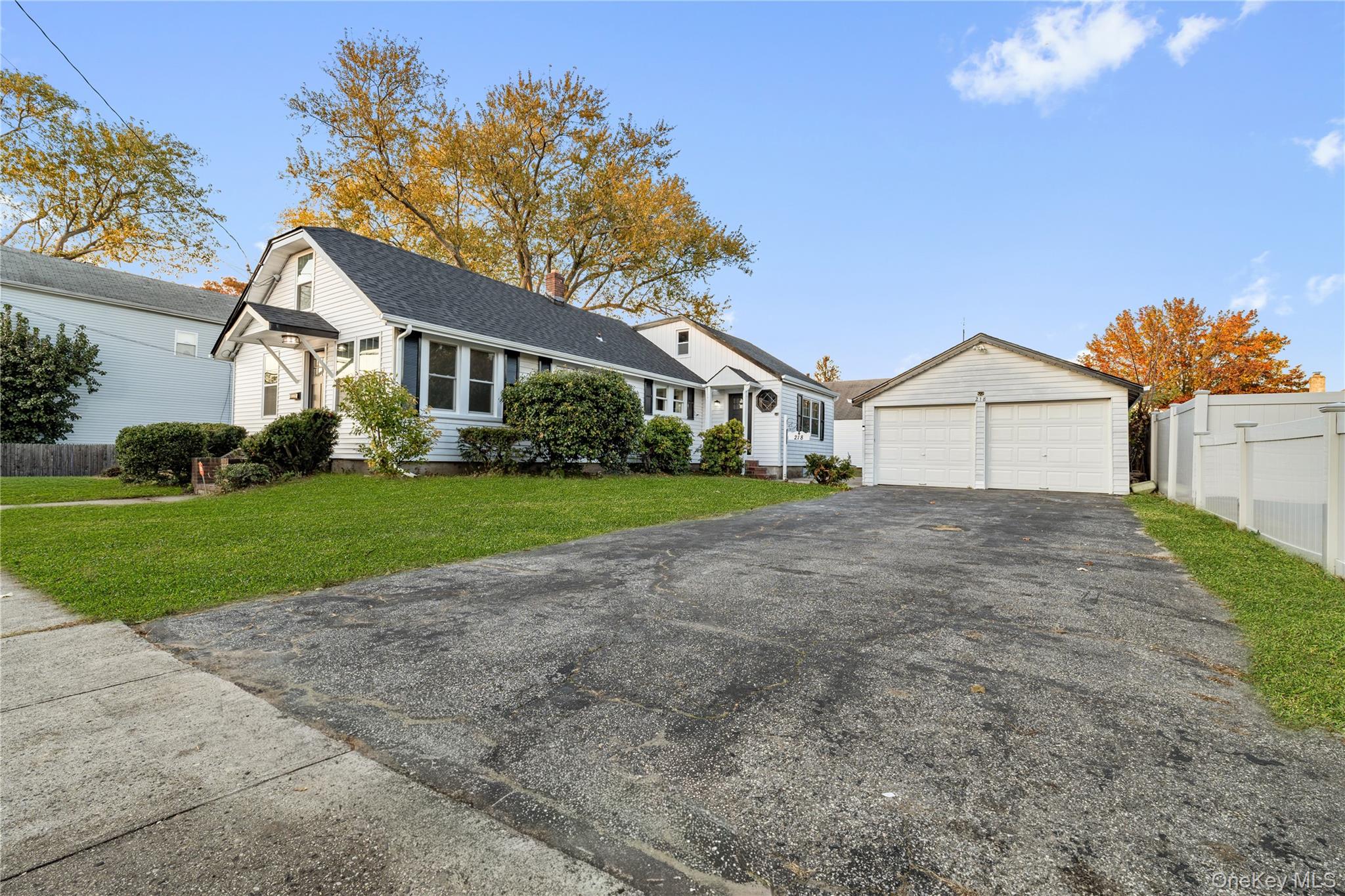 218 S 3rd Street, Lindenhurst, NY 11757