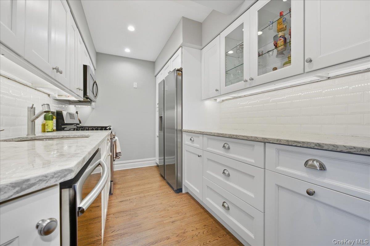 55 Lenox Road # 2V, Rockville Centre, NY 11570