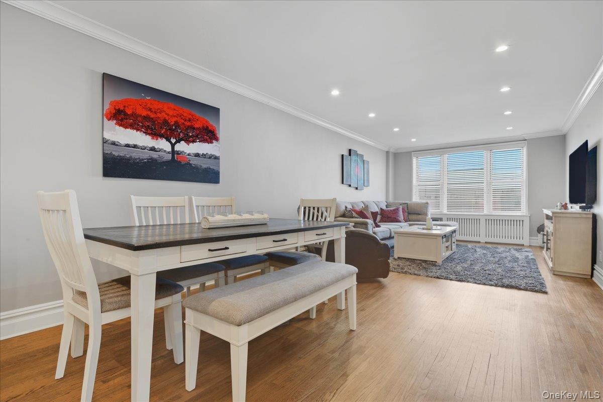 55 Lenox Road # 2V, Rockville Centre, NY 11570