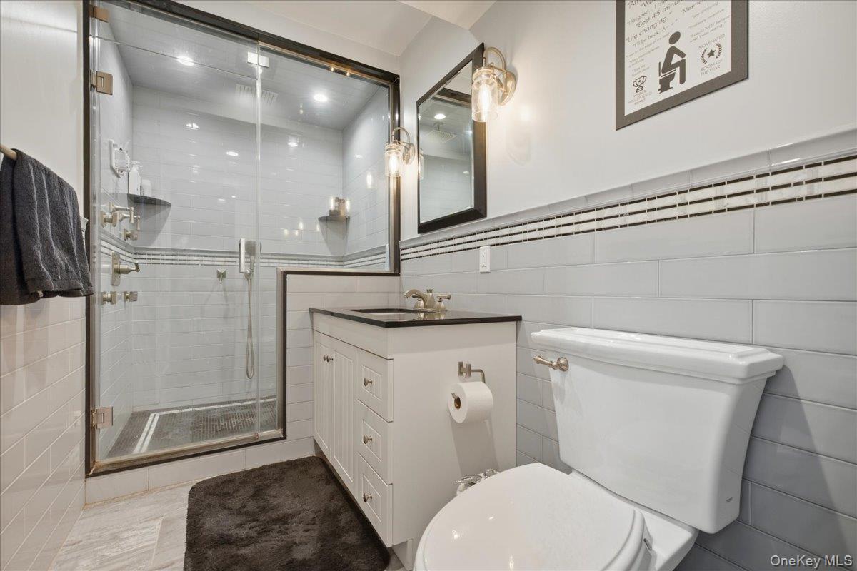 55 Lenox Road # 2V, Rockville Centre, NY 11570