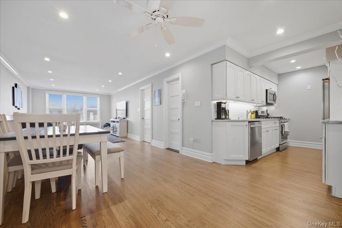 55 Lenox Road # 2V, Rockville Centre, NY 11570