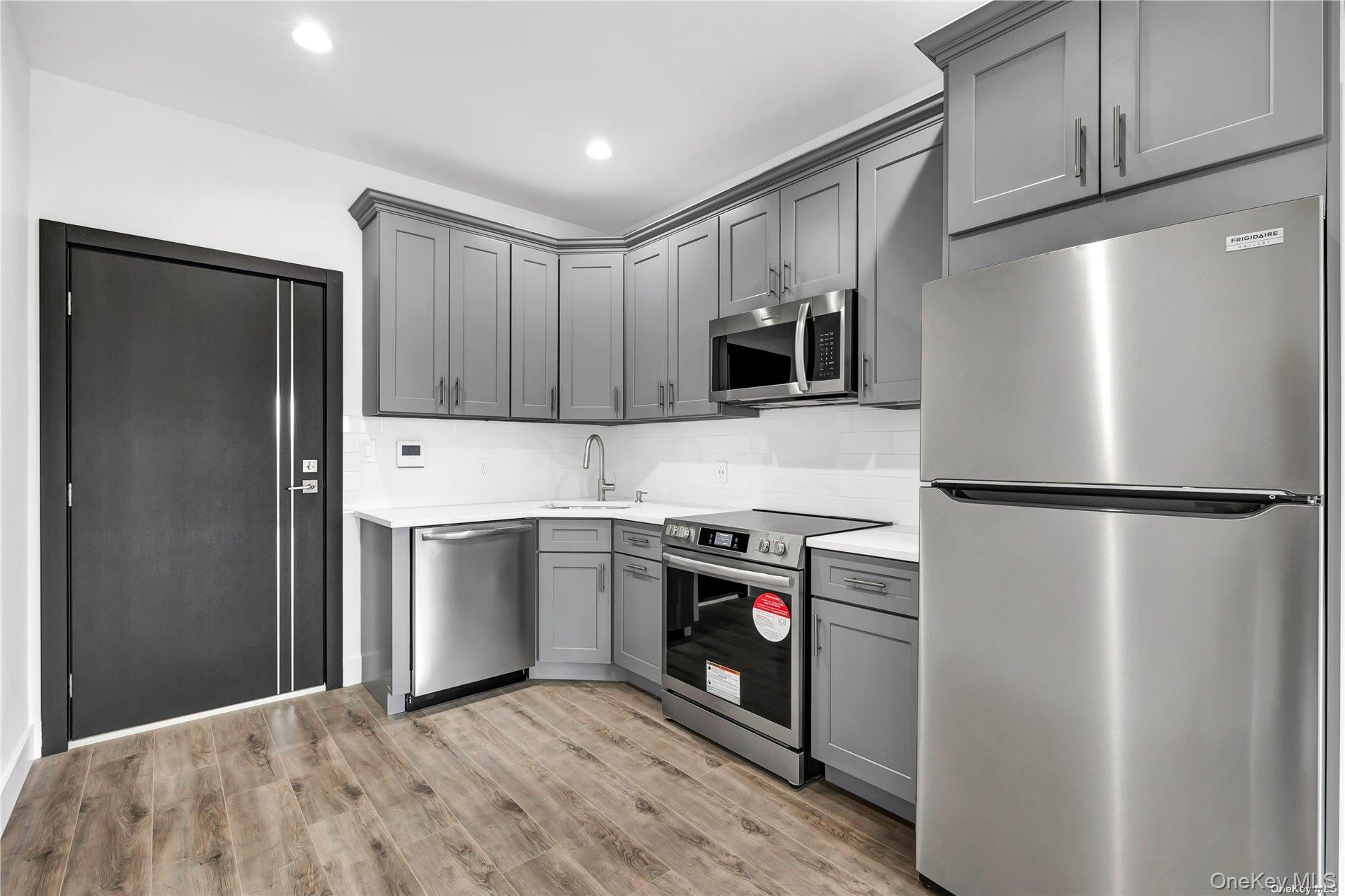 533 Greenwich Street # 2B, Hempstead, NY 11550