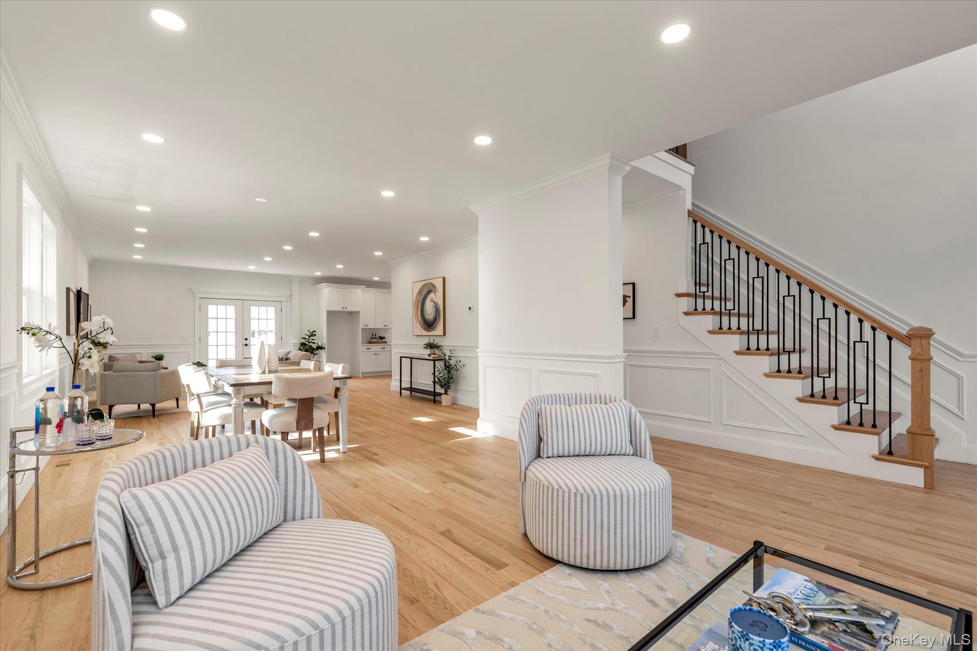 21 Venus Road, Syosset, NY 11791