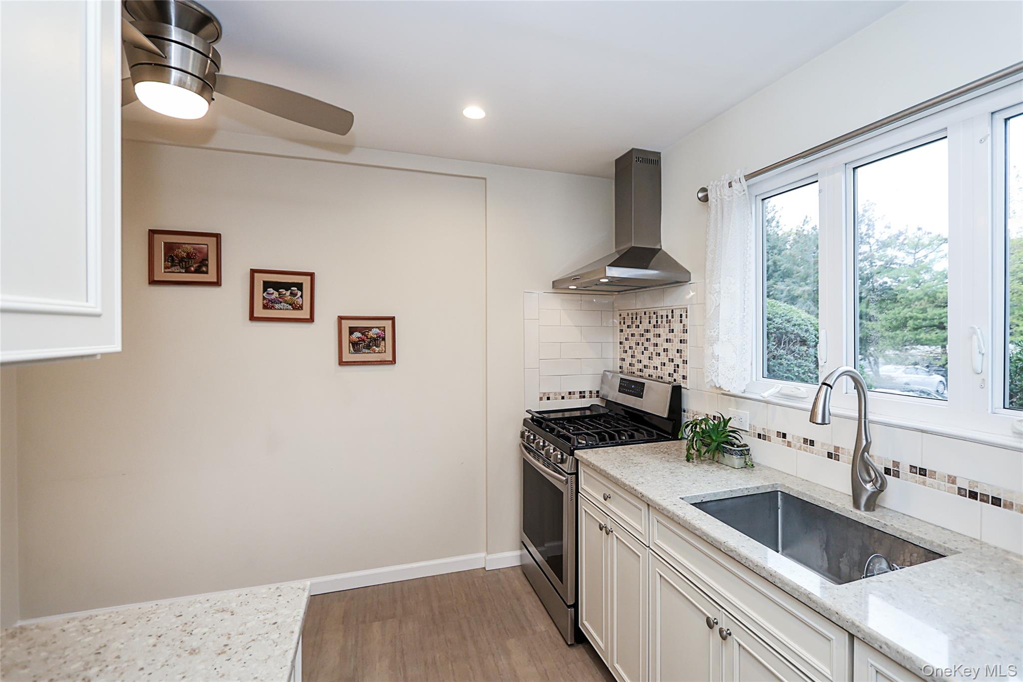 6 Gerhard Road, Plainview, NY 11803