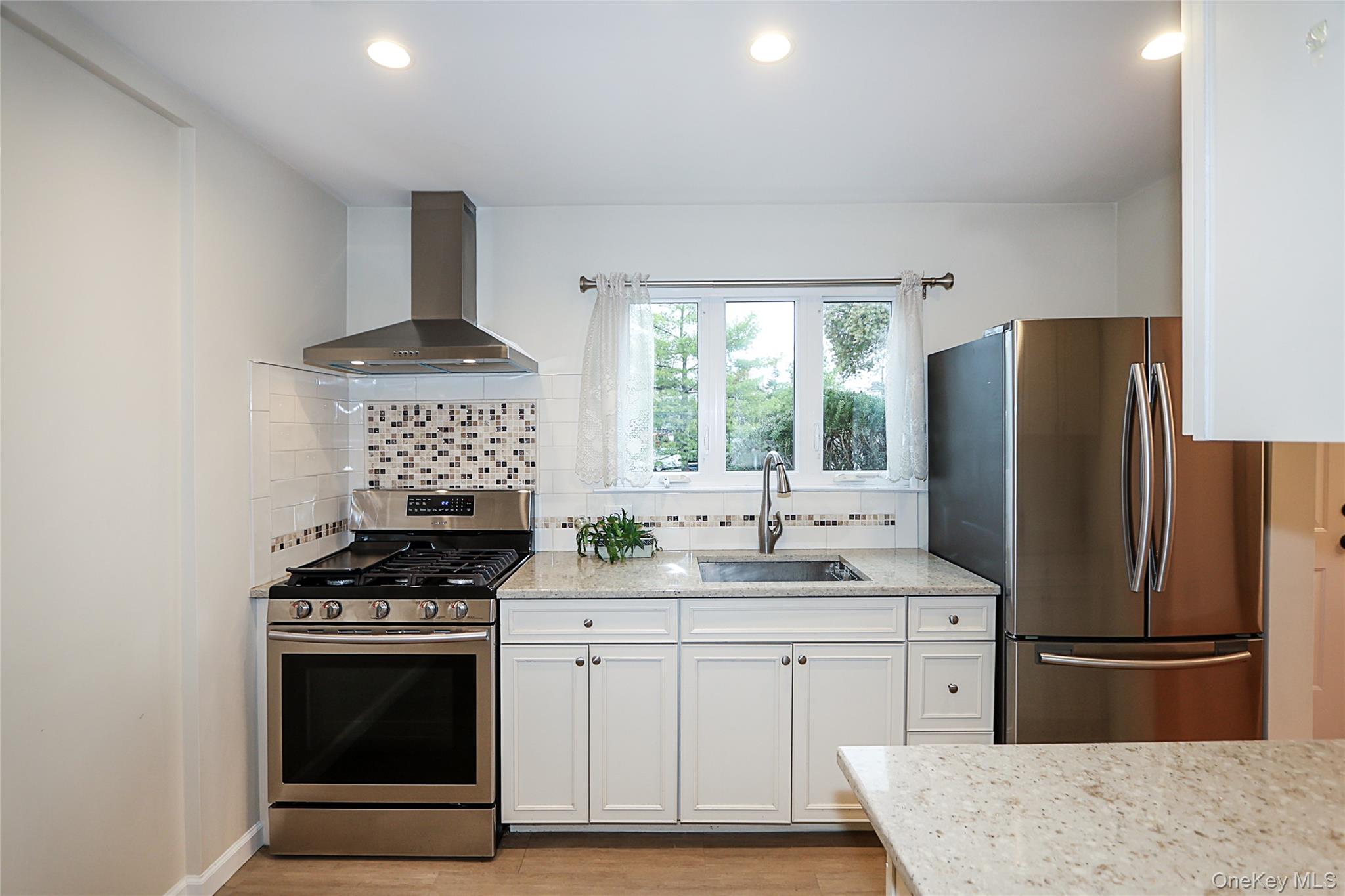 6 Gerhard Road, Plainview, NY 11803