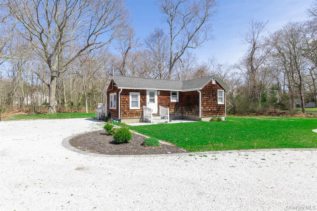 572 A Montauk Highway, Westhampton Beach, NY 11978