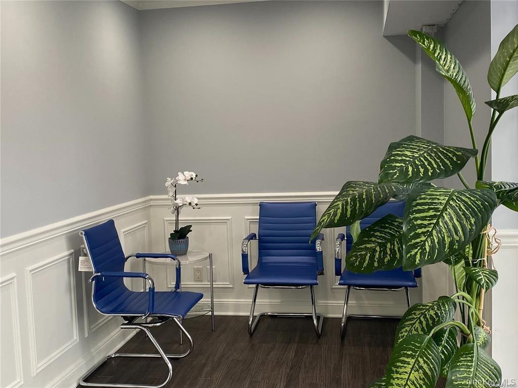 23 Bond Street # Front, Great Neck, NY 11021