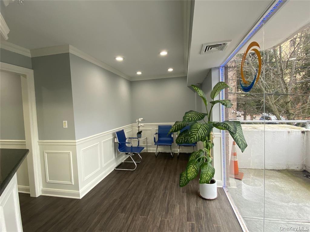 23 Bond Street # Front, Great Neck, NY 11021