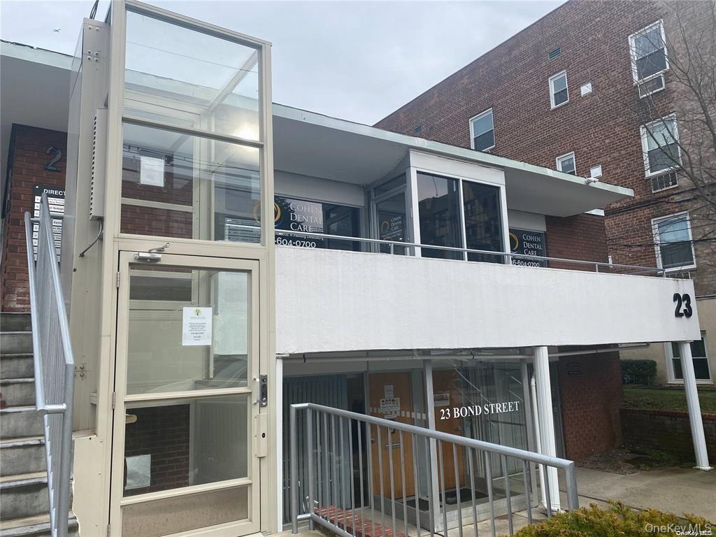 23 Bond Street # Front, Great Neck, NY 11021