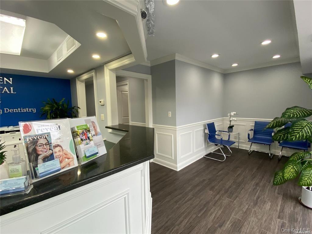 23 Bond Street # Front, Great Neck, NY 11021