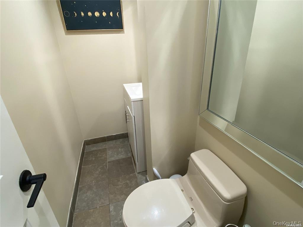 23 Bond Street # Front, Great Neck, NY 11021