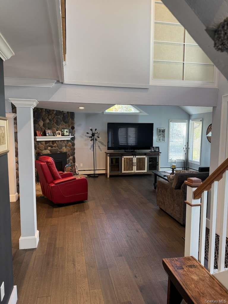 14 Beverly Court, Moriches, NY 11955