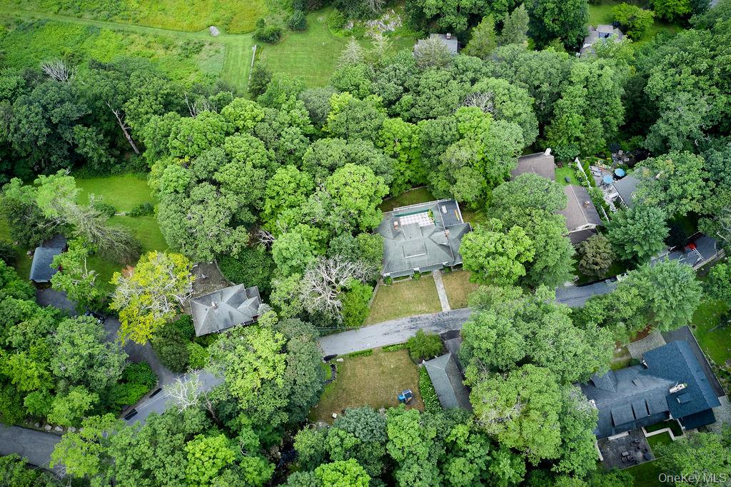 24 Acoma Road, Tuxedo Park, NY 10987