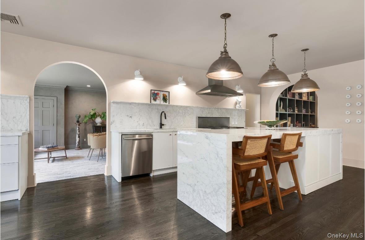 24 Acoma Road, Tuxedo Park, NY 10987