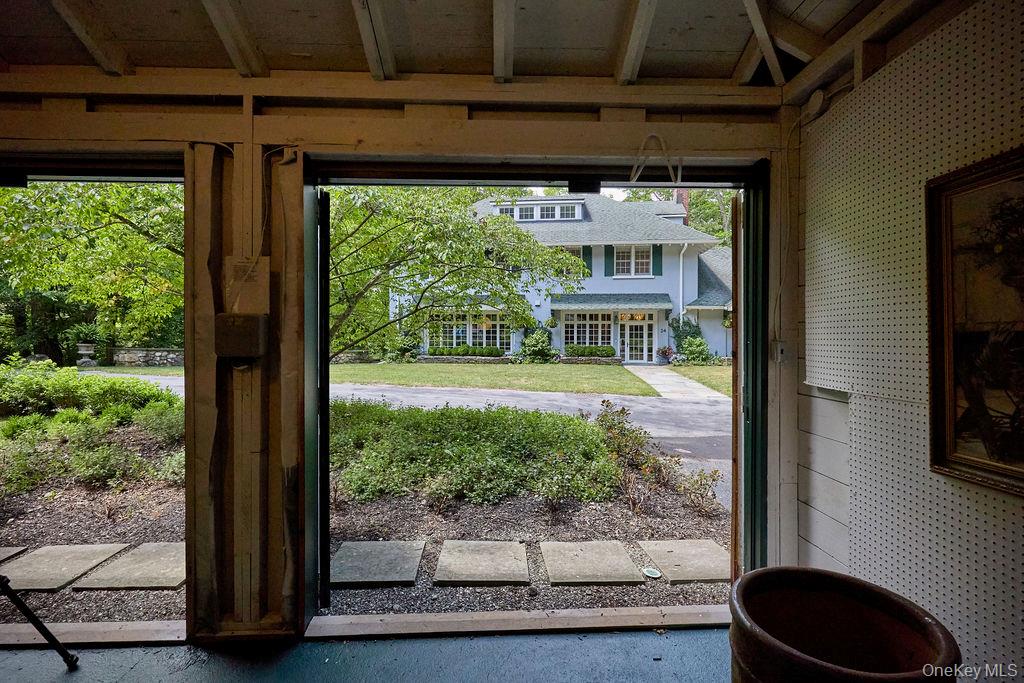 24 Acoma Road, Tuxedo Park, NY 10987