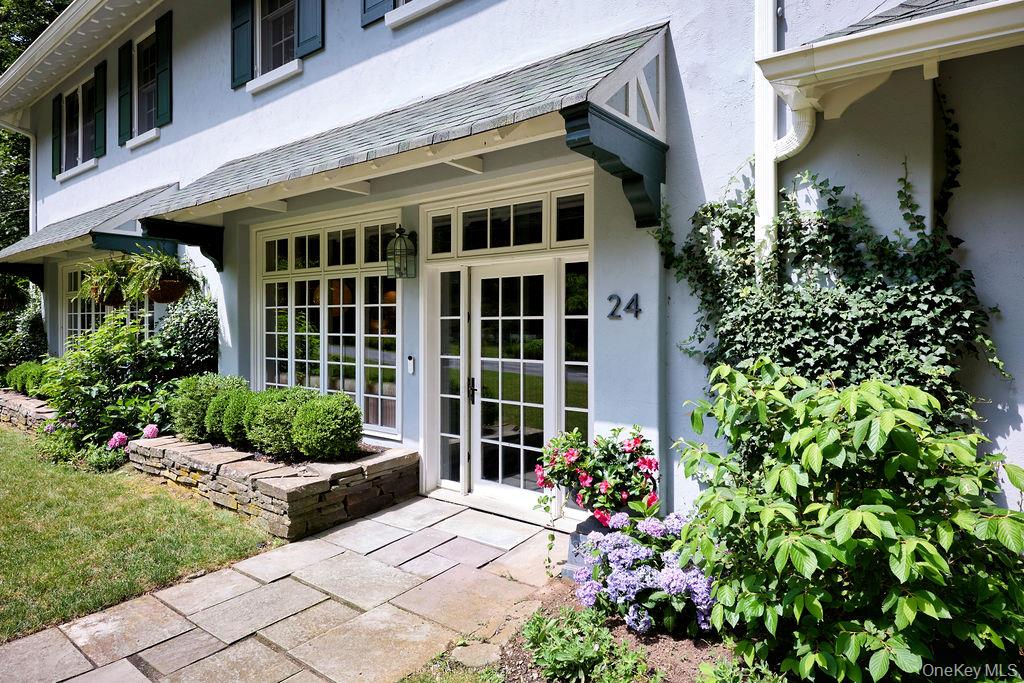 24 Acoma Road, Tuxedo Park, NY 10987