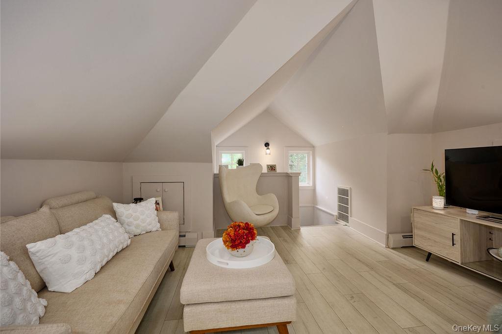 24 Acoma Road, Tuxedo Park, NY 10987