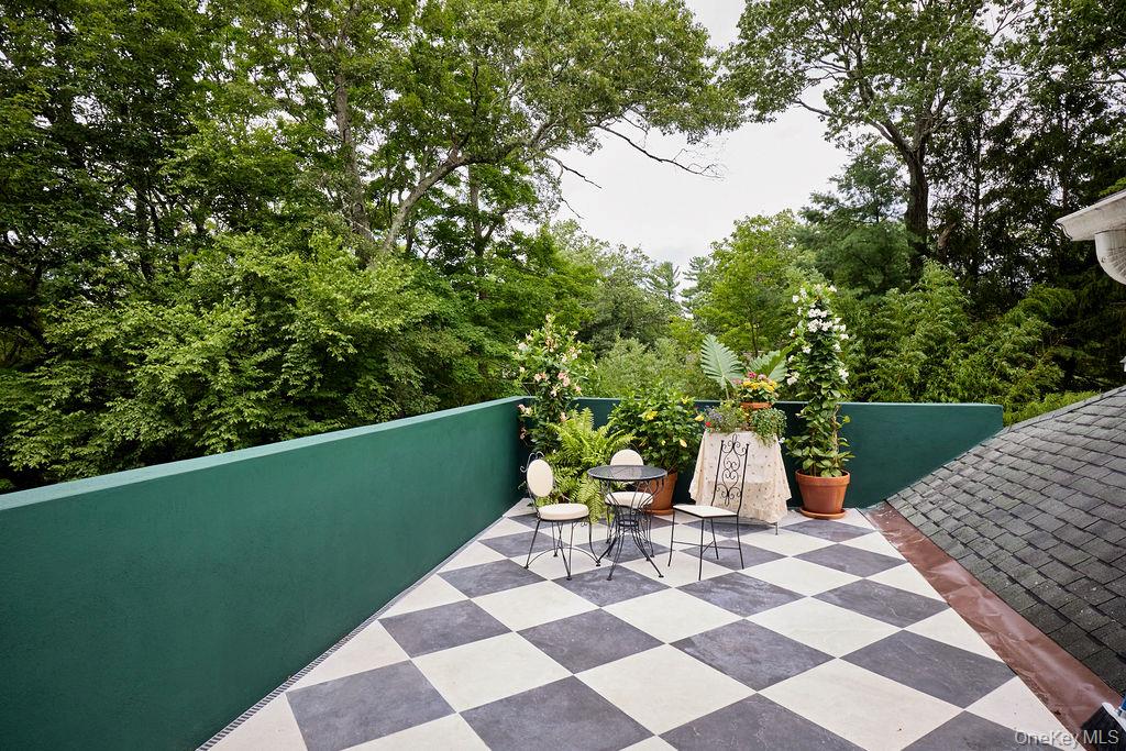 24 Acoma Road, Tuxedo Park, NY 10987