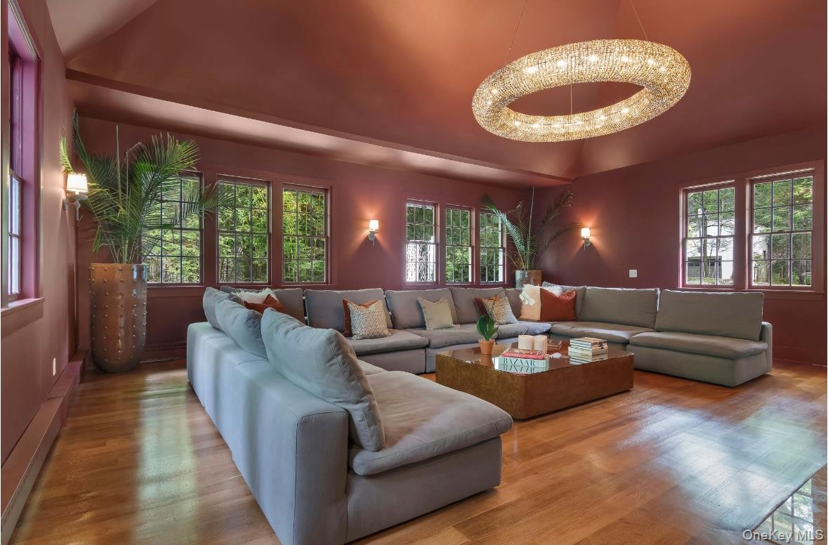 24 Acoma Road, Tuxedo Park, NY 10987