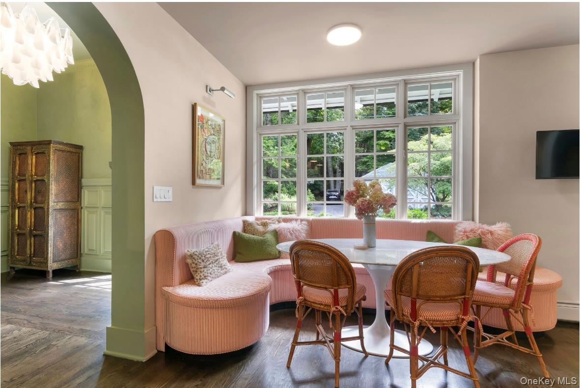 24 Acoma Road, Tuxedo Park, NY 10987