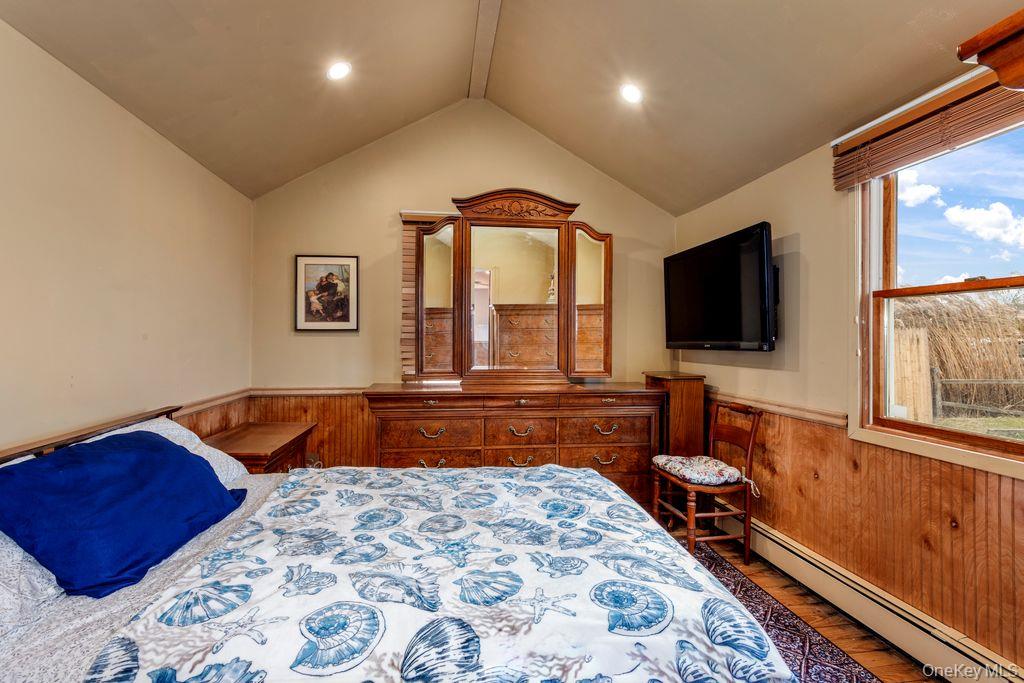 20 Bayside Road, Mastic Beach, NY 11951